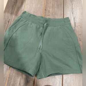 Lululemon Scuba High Rise Short 5”